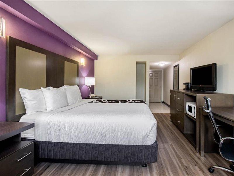 La Quinta Inn By Wyndham West Long Branch Nj Shore Area Екстер'єр фото