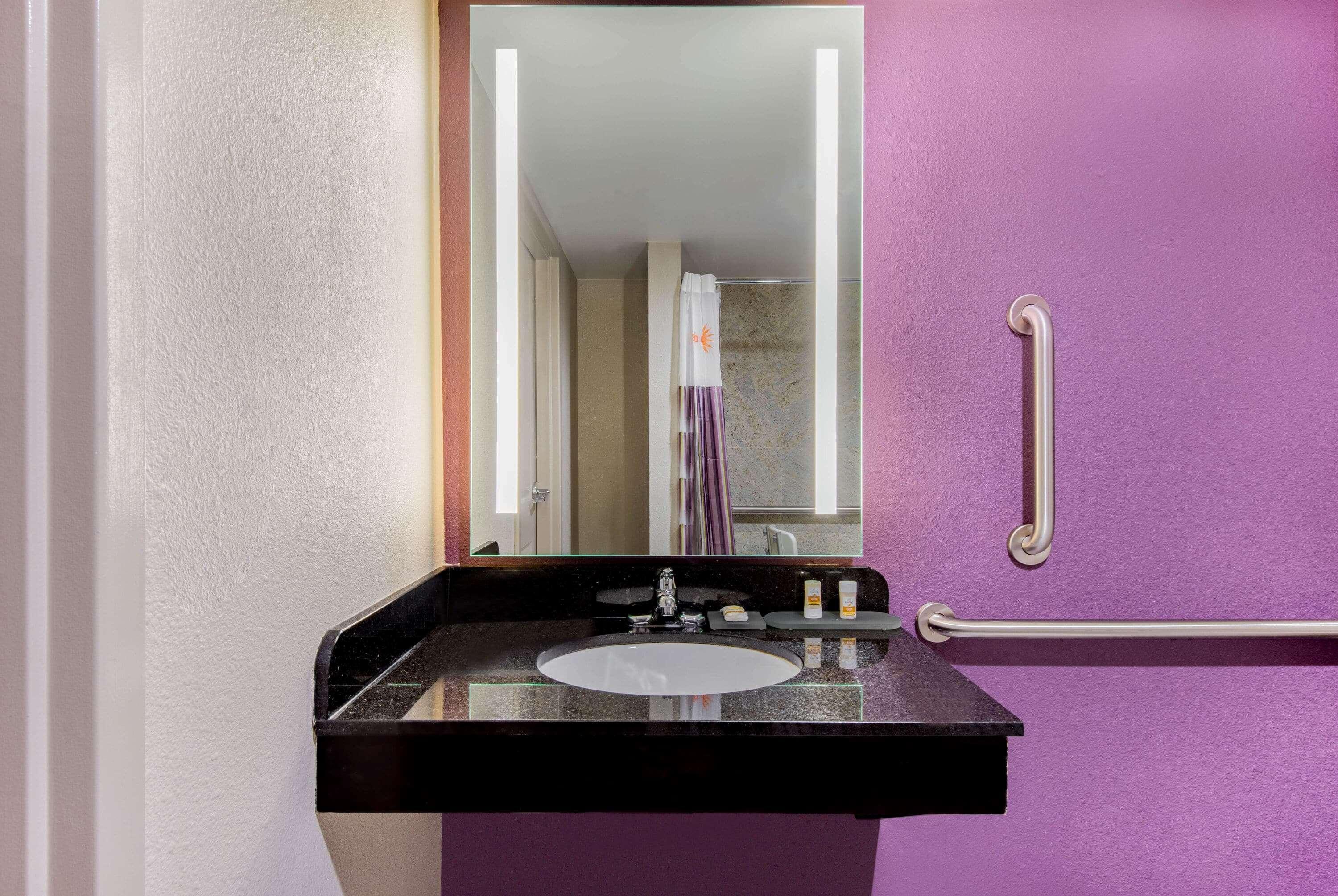 La Quinta Inn By Wyndham West Long Branch Nj Shore Area Екстер'єр фото