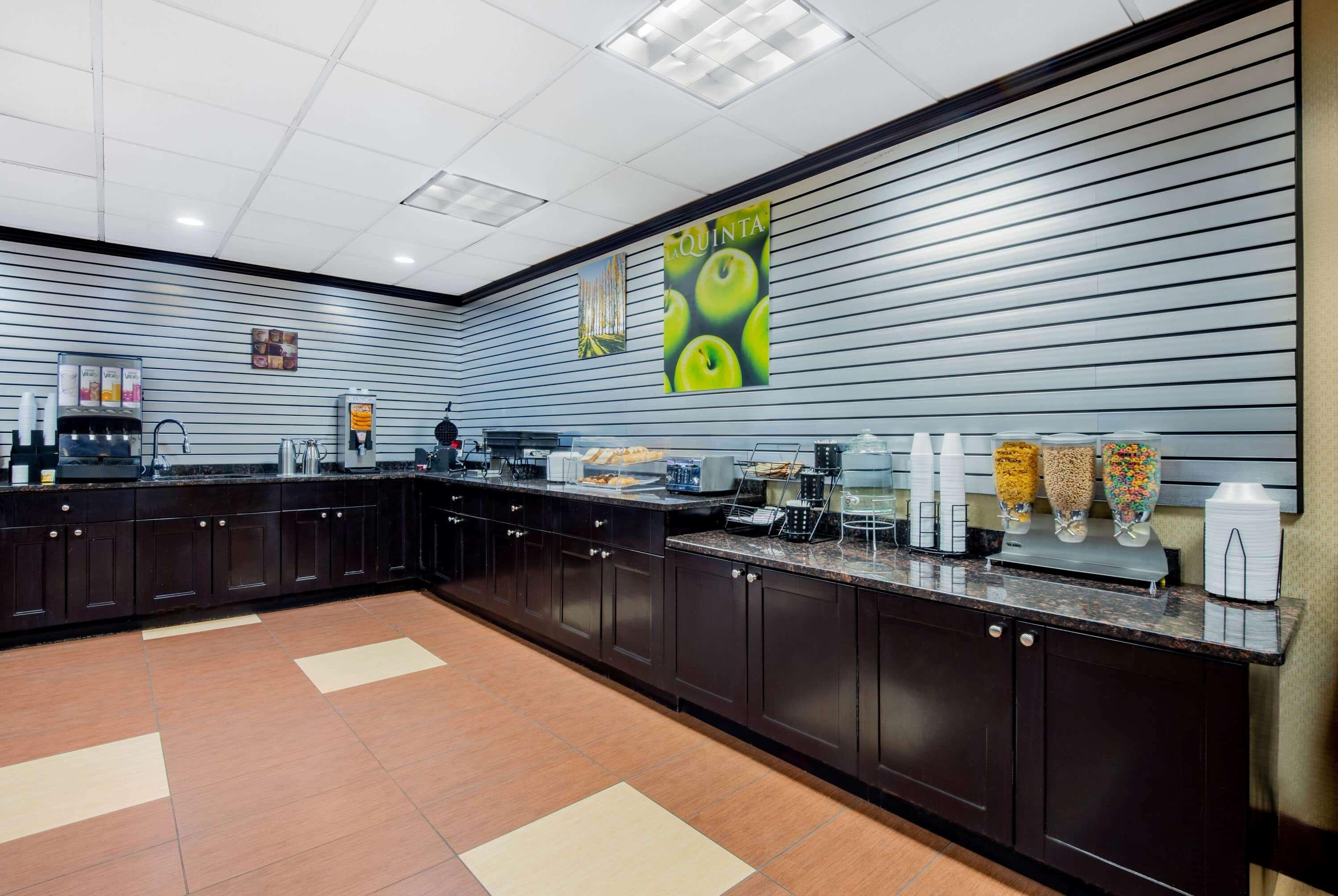 La Quinta Inn By Wyndham West Long Branch Nj Shore Area Екстер'єр фото