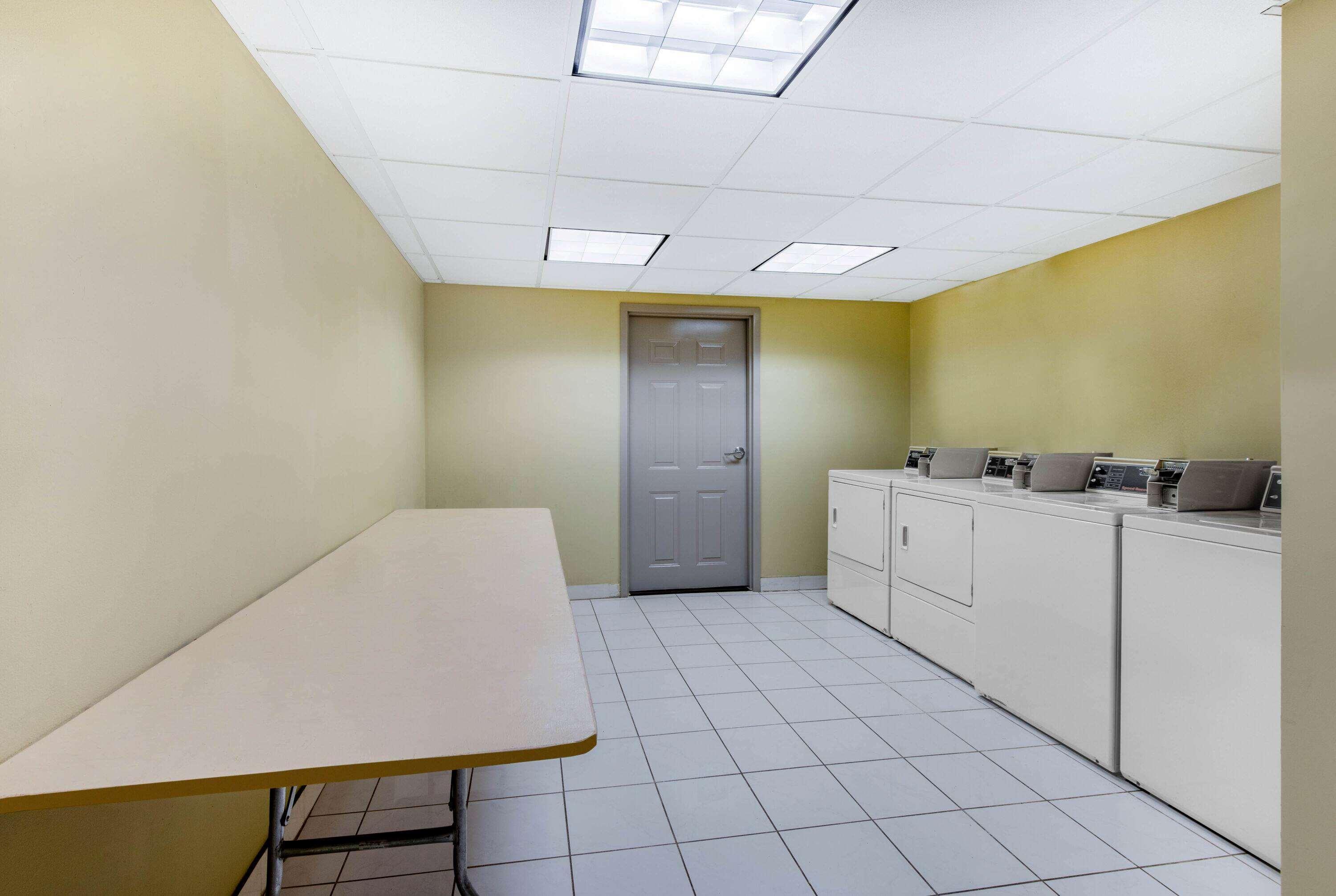 La Quinta Inn By Wyndham West Long Branch Nj Shore Area Екстер'єр фото