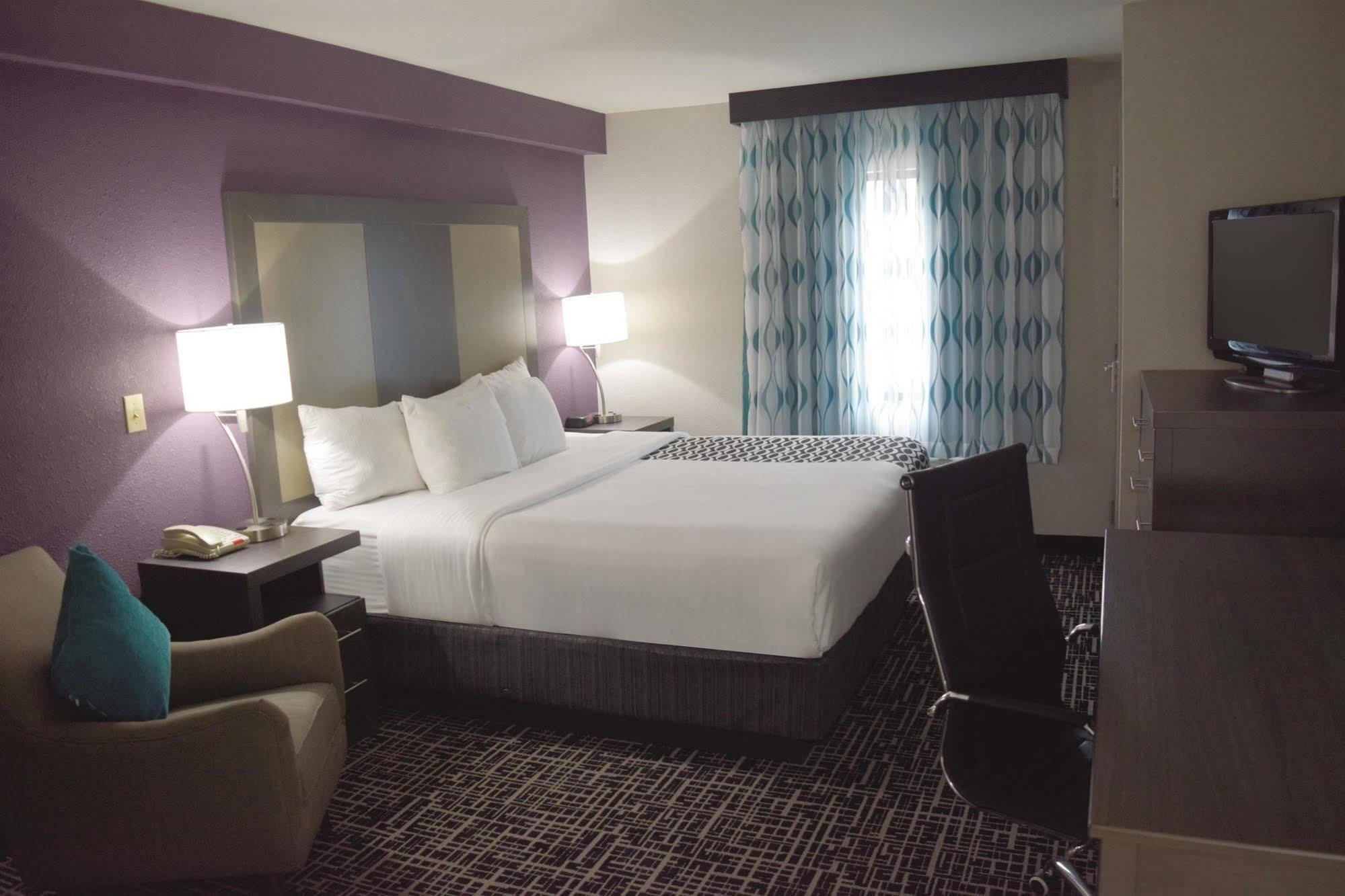 La Quinta Inn By Wyndham West Long Branch Nj Shore Area Екстер'єр фото